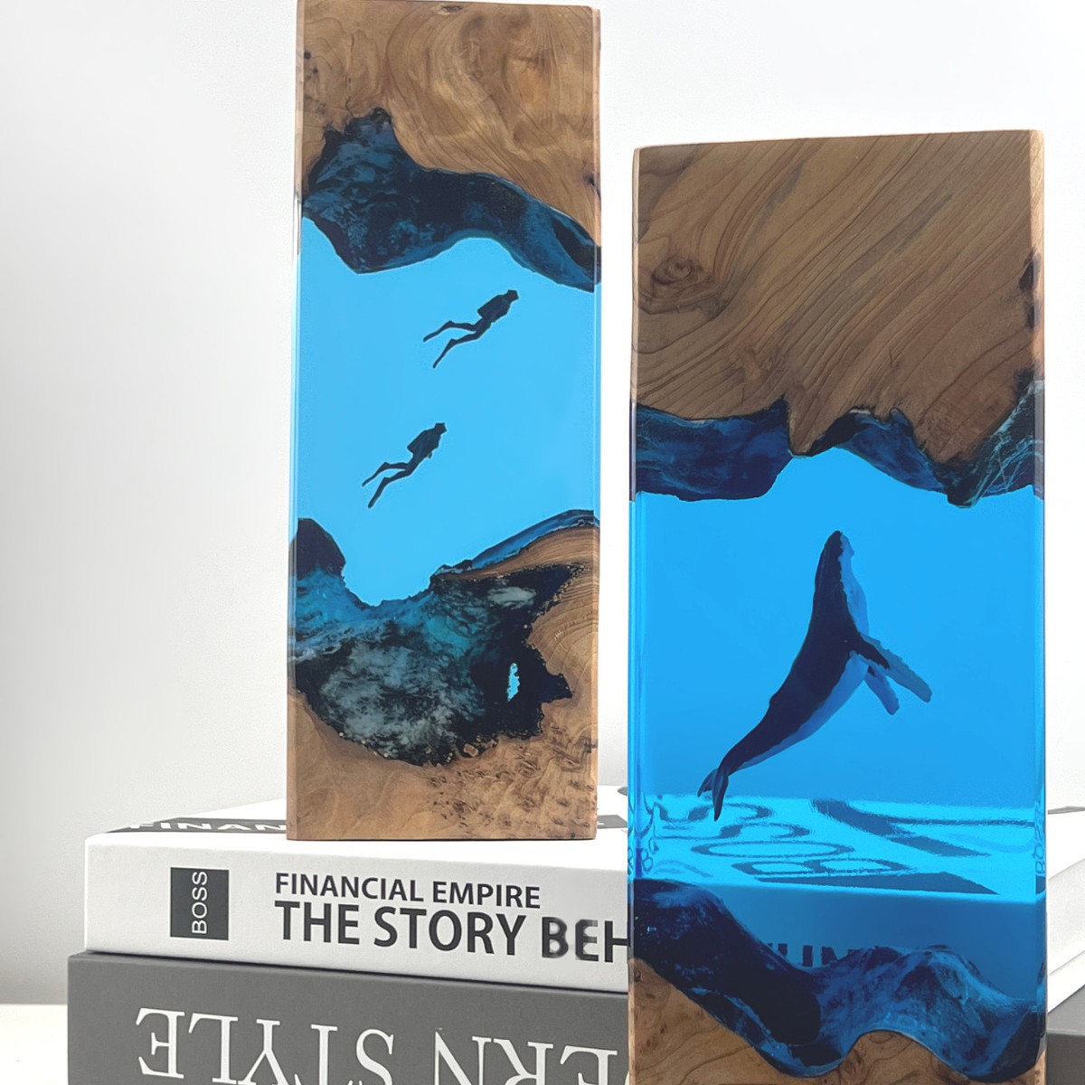 实木树脂海底座头鲸鱼情侣潜水员小夜灯床头灯氛围灯摆件礼物 - 图0