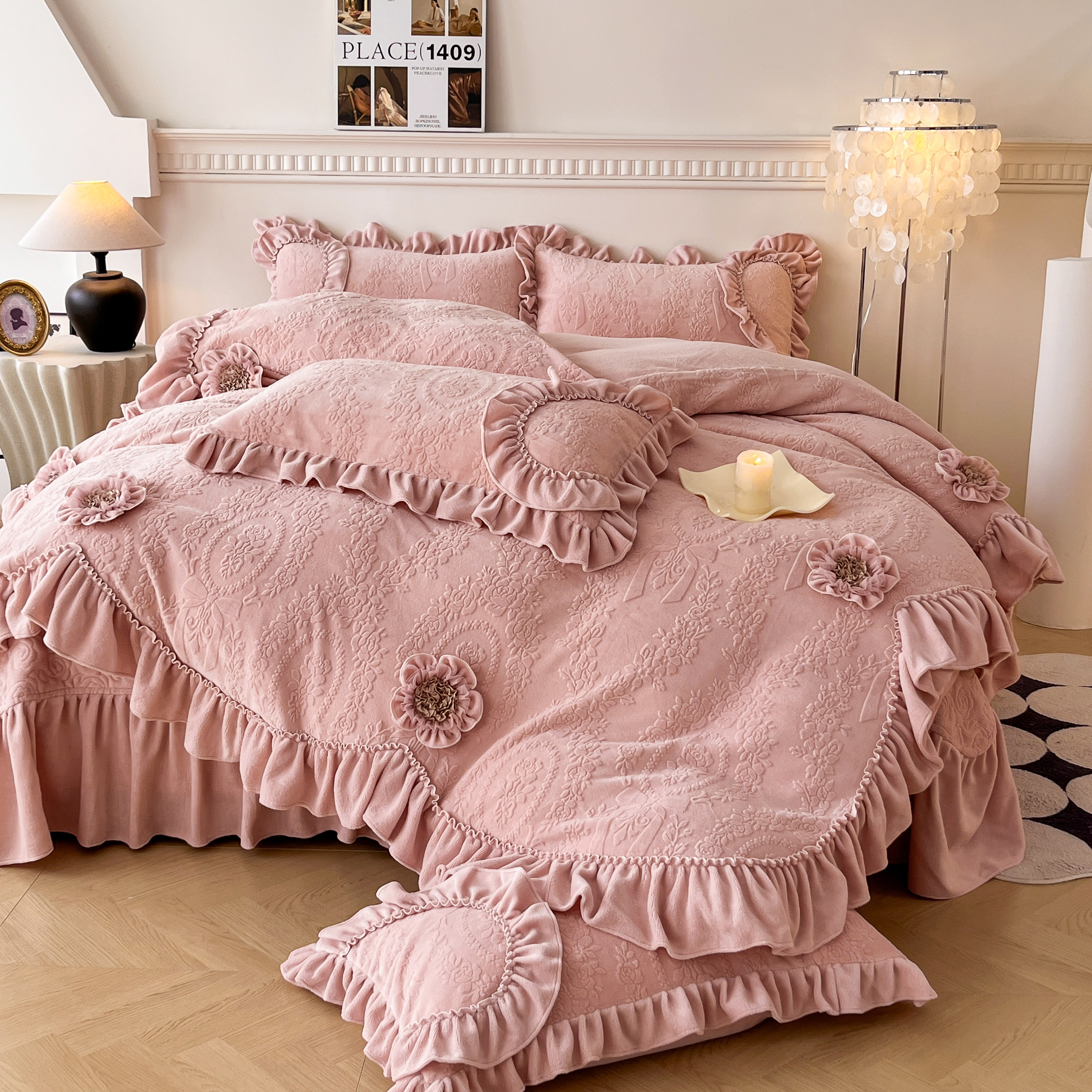 冬季雕花牛奶绒四件套加厚保暖床裙款床盖款法式双面珊瑚绒被套罩