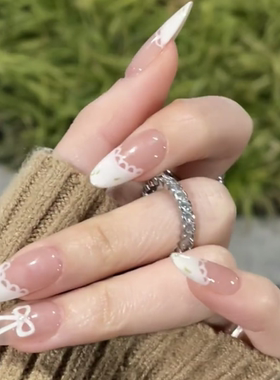 春天新款美甲碎花蝴蝶结法式中椭圆穿戴甲显白高级感轻奢气质学生