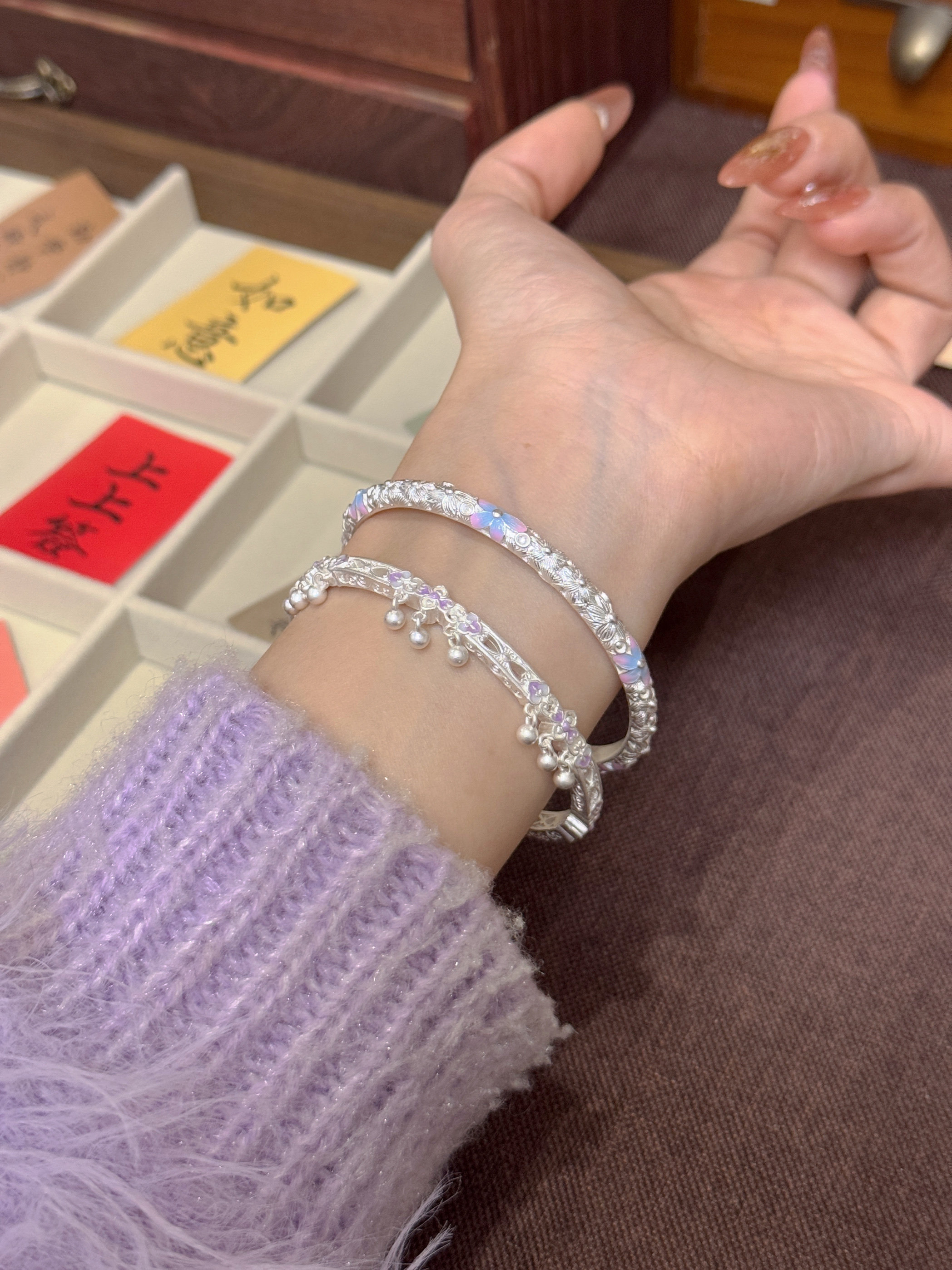 兮语「花神」足银9999手镯女新中式古法珐琅梅花闭口镯本命年,淘宝优惠券,粉丝福利购,淘宝优惠卷