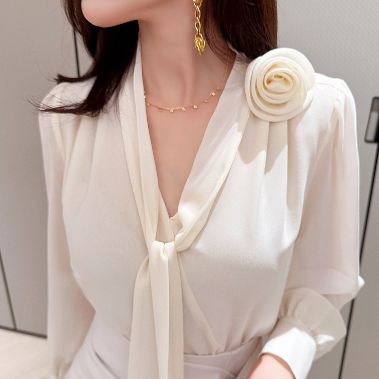【新品9折】2026春韩版立体花丝带领长袖雪纺衫V领灯笼袖衬衫上衣,淘宝优惠券,粉丝福利购,淘宝优惠卷