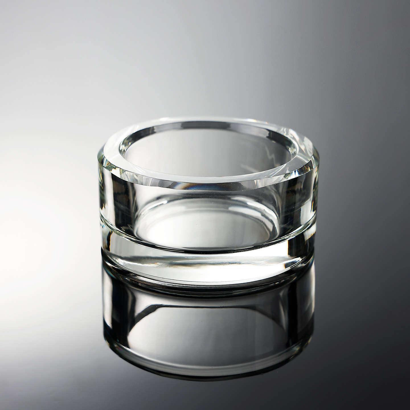 Exquisite thickened crystal glass round jewelry box to store bead chain ring jewelry box dust-proof storage box gift