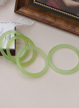 苹果绿玉镯手镯翡翠女款宽版清新玛瑙小众高级感少女年轻款玉镯子