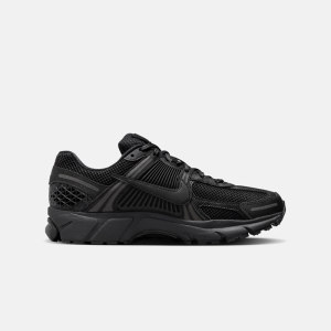 NIKE耐克男鞋ZOOM VOMERO 5黑色缓震透气运动鞋跑步鞋BV1358-003