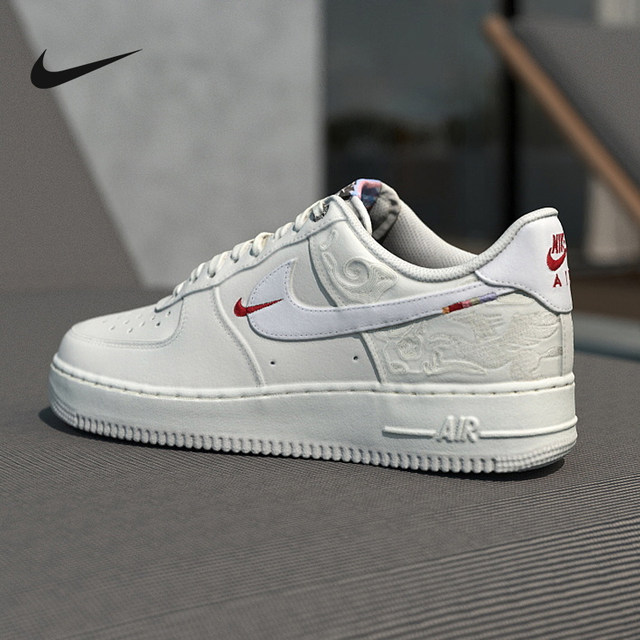 ເກີບຜູ້ຊາຍ NIKE Nike Air Force 1 ປີມ້າຈໍາກັດປີໃຫມ່ AF1 embroidered sneakers ກິລາ IQ1119-011