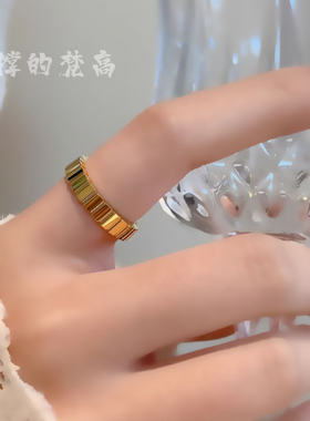 冷淡风波浪形齿轮戒指