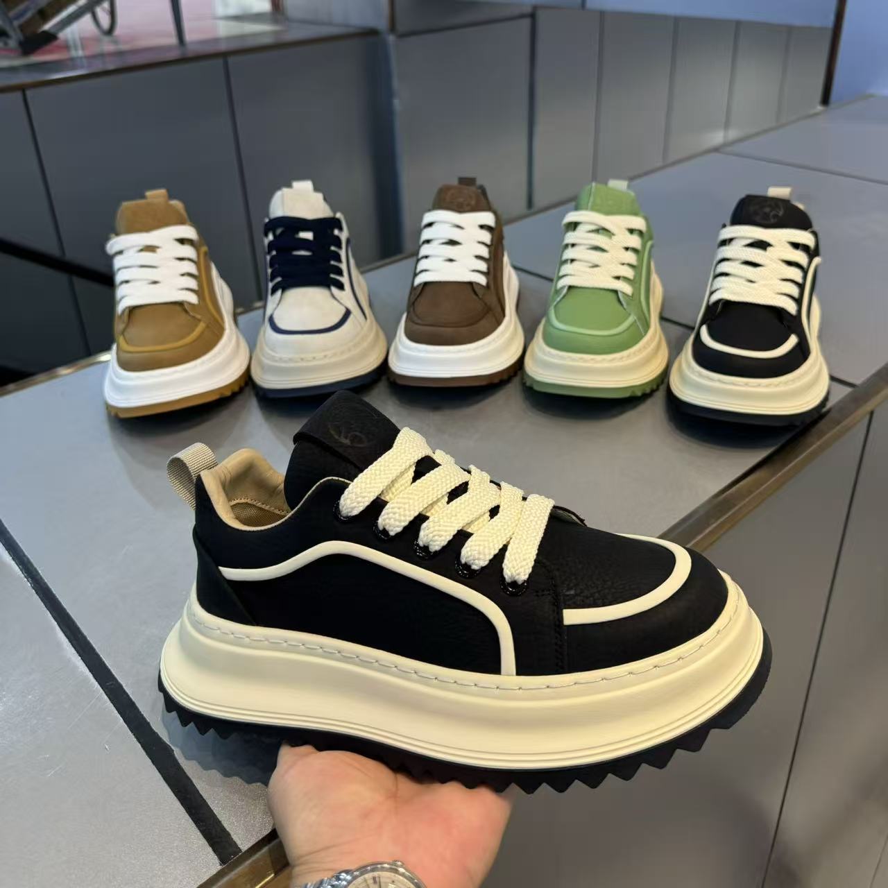 欧洲站男鞋2025冬季新款潮牌高级感运动青少年休闲厚底内增高板鞋 - 图2