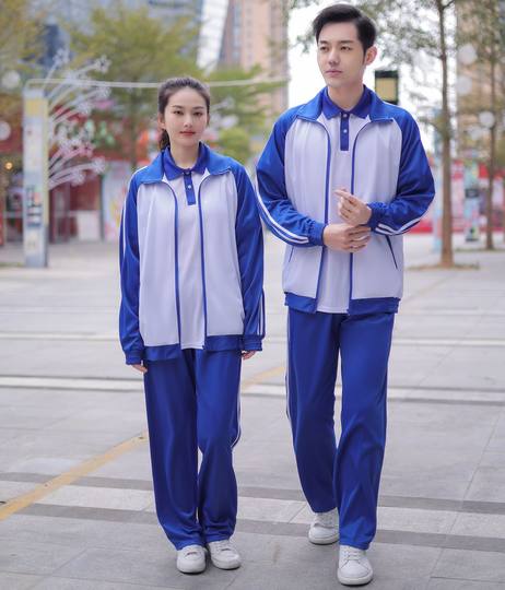 The same style of student sportswear worn by Internet celebrities in that year's school uniform