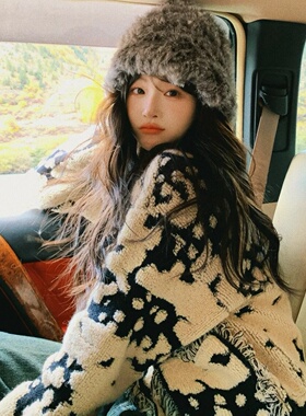 灰色毛绒帽女秋冬新款韩版百搭加厚保暖洋气护耳显脸小兔毛渔夫帽