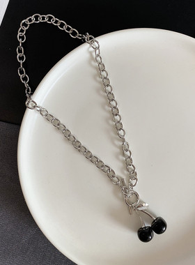 小樱桃红色暗黑系冷淡风吊坠项链