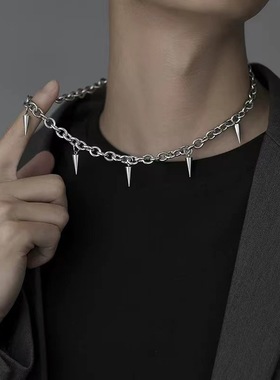 男生铆钉锥型吊坠项链