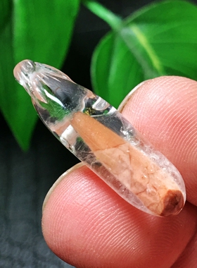天然白水晶包裹红水晶晶中晶矿物