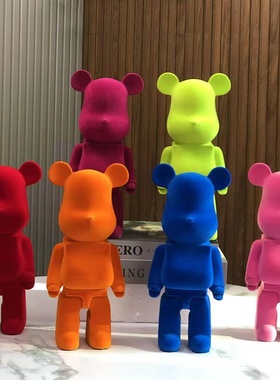 ins潮玩暴力熊植绒克莱因蓝摆件