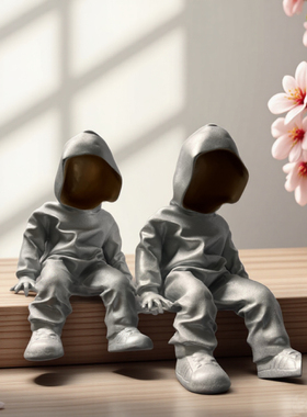 现代轻奢神秘人物抽象男孩摆件