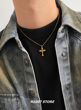 十字鸢尾花美式项链男款钛钢小众设计感嘻哈风锁骨链女毛衣链新款