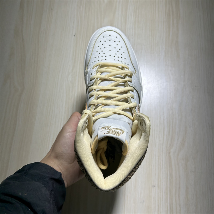 Air Jordan 1 High OG AJ1 米白男子复古高帮篮球鞋 FD8631-100 - 图1