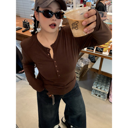 阿周家大码微胖【wan能舒适区】内里抓绒一排扣显腰细打底衫女冬 - 图2