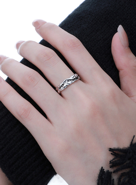 小众个性ins高级轻奢极简锤纹肌理感黑银双色S925纯银戒指女