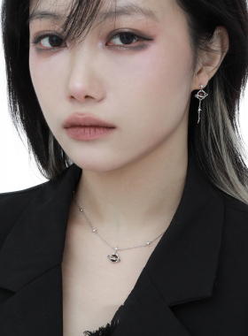 小众个性银耳饰ins高级感气质百搭土星虎眼石S925纯银项链女