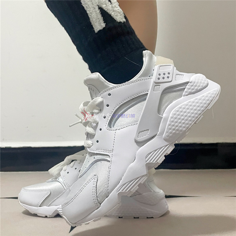 Nike AIR HUARACHE耐克女子华莱士运动休闲透气跑步鞋 DH4439-102