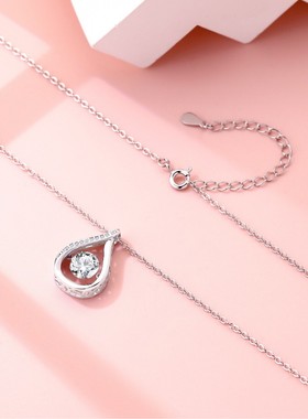 s925纯银吊坠莫桑石项链1克拉 韩国风灵动水滴莫桑钻项链厂家直销