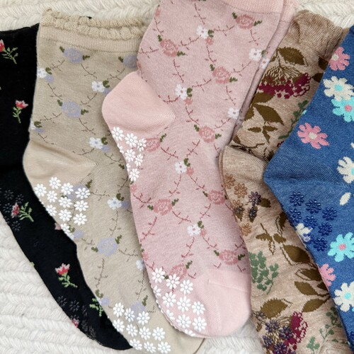 39包邮/日单大牌！复古彩色碎花花朵点胶纯棉中筒袜子棉袜子 - 图3