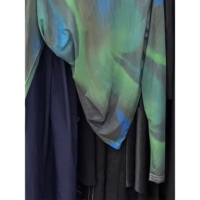 Plus size ຂອງແມ່ຍິງ retro ສີກົງກັນຂ້າມ blooming ບາງຕາຫນ່າງເສື້ອທີເຊີດແຂນຍາວດູໃບໄມ້ລົ່ນດູໃບໄມ້ລົ່ນໃຫມ່ໄຂມັນ mm bottoming ເທິງ