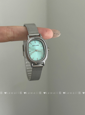 中古绿色冷淡风椭圆形手表