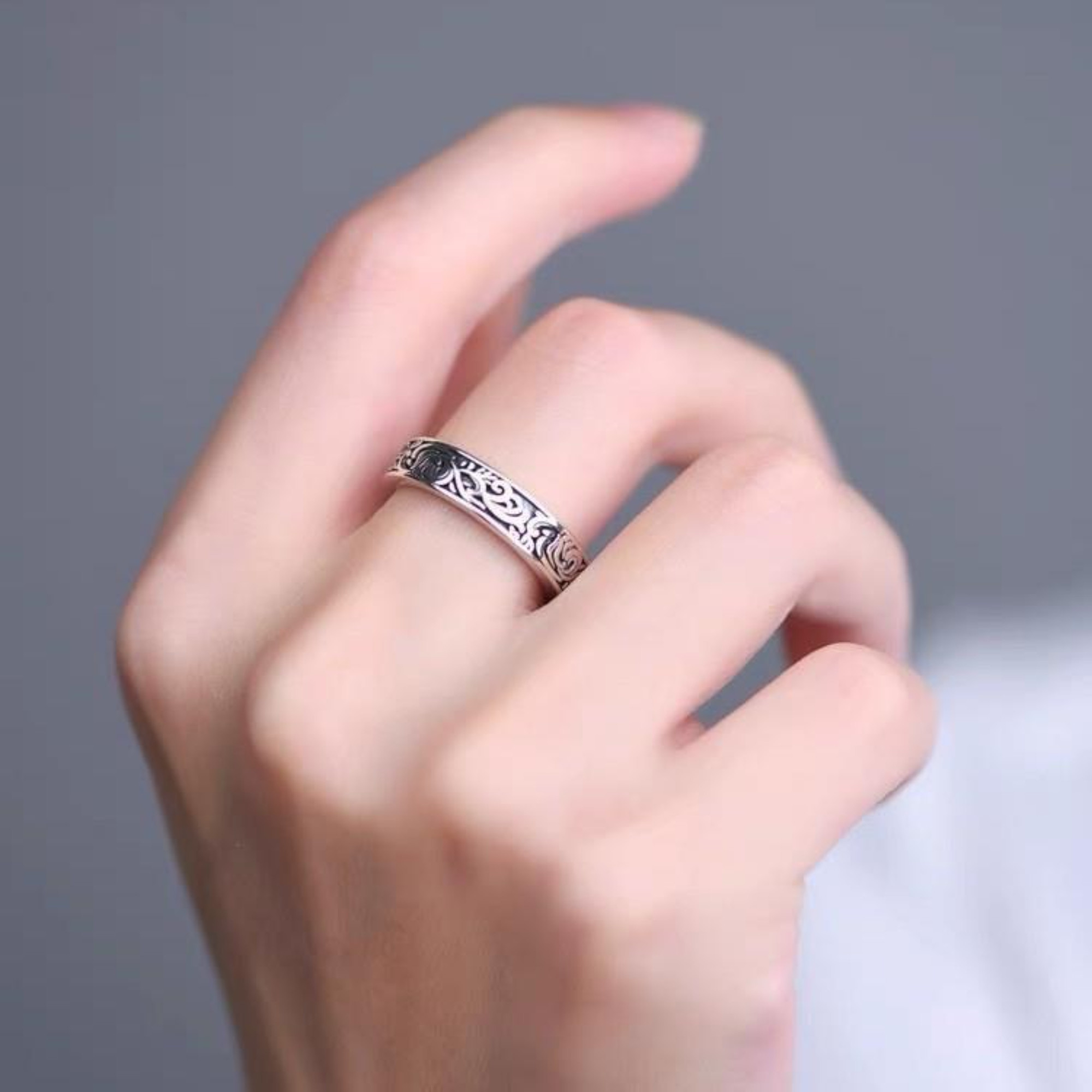 Retro distressed high-end Chinese style Tang grass pattern ring
