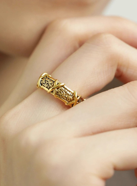 复古时尚古金色唐草纹交叉戒指