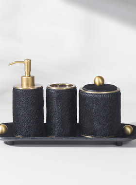 极简现代样板间皮质金属方形卫浴洗手液瓶口杯皮革储物罐摆件