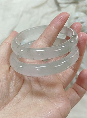 天山冰翠手镯女士飘花玉镯百搭