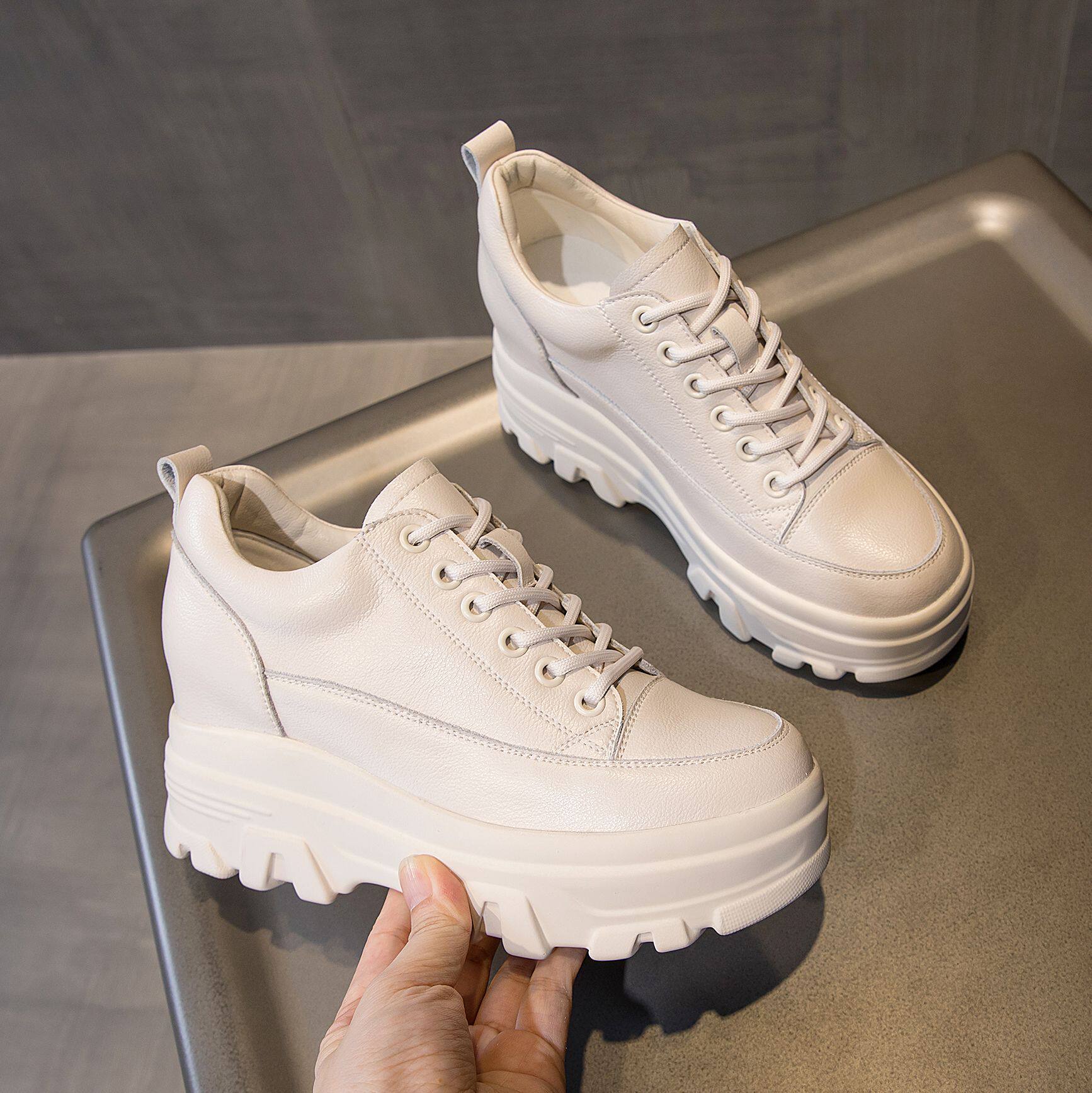 高档真皮内增高8cm小白鞋2023春季新款百搭坡跟厚底休闲旅游鞋女