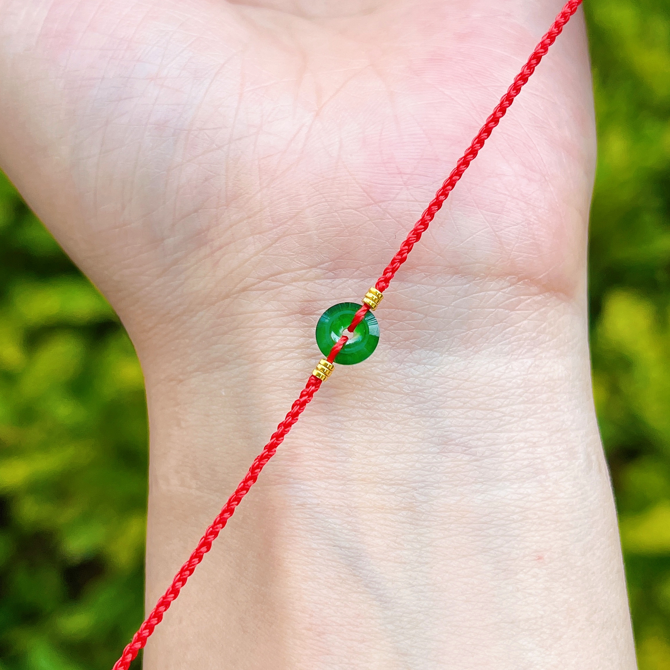 天然辣阳绿色翡翠平安扣手链串女款新中式可叠戴足金红绳礼物定制 - 图1