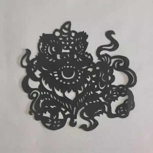 Pattern cut and carved paper lion dance small size