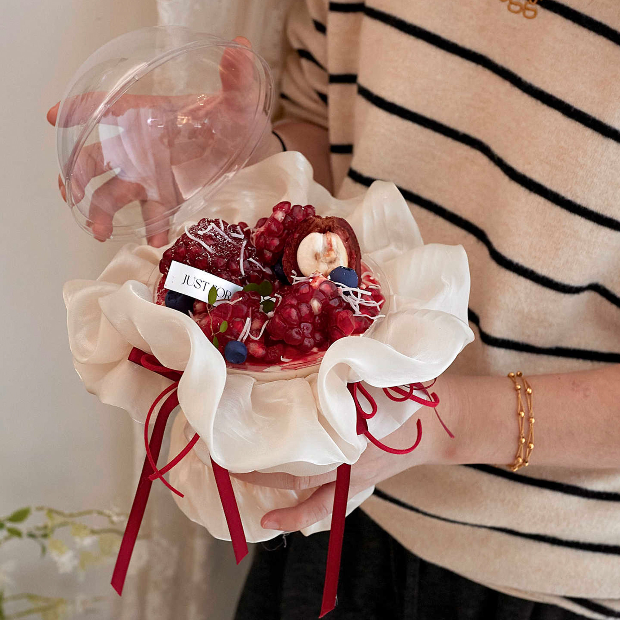 佳妍圣诞节新年蛋糕装饰草莓花束蛋糕配件粉色褶皱围边丝带插件,淘宝优惠券,粉丝福利购,淘宝优惠卷