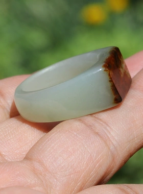 新疆和田玉籽料枣红皮高密度戒指