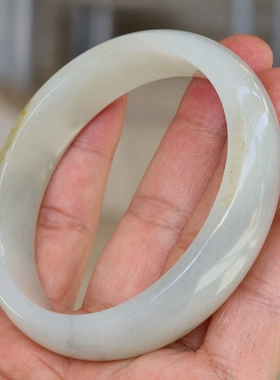 正宗手镯新疆和田玉籽料青花手镯