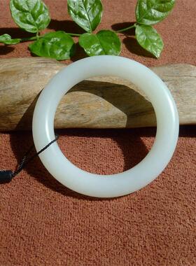 女款籽料手镯新疆和田白玉57圈口