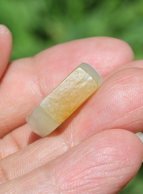 新疆和田玉籽料洒金皮原毛孔戒指