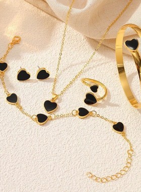 圣诞送女友礼物爱心手镯礼盒装简约不掉色心形手链小香风女生饰品