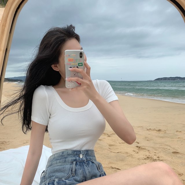 2026 ພາກຮຽນ spring ແລະ summer ຄໍ u-neck ສີແຂງແຂນສັ້ນໃກ້ຊິດ-fitting ເຄື່ອງ discreet tops ສໍາລັບແມ່ຍິງຄໍຂະຫນາດໃຫຍ່ threaded ເສື້ອທີເຊີດສີບົວ ins