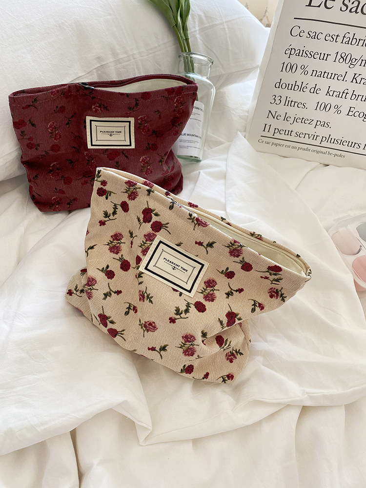 小白兔几灯芯绒蔷薇花化妆包女新款手拿包便携洗漱收纳袋复古简约,淘宝优惠券,粉丝福利购,淘宝优惠卷