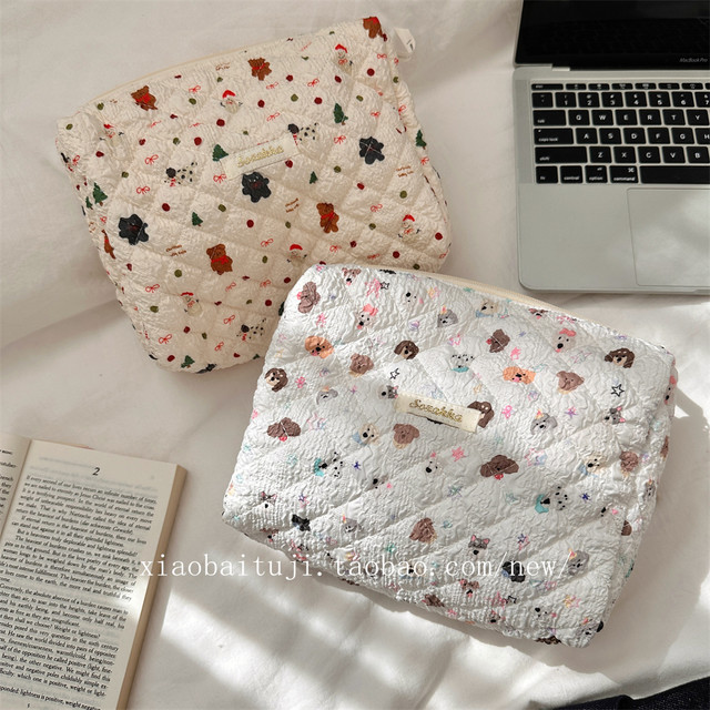 Large capacity travel toiletries and cosmetic storage bag