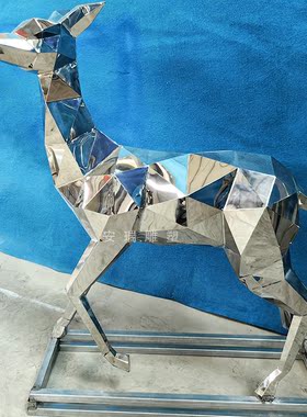 不锈钢几何切面鹿 金属铁艺镜面 拉丝块面梅花鹿动物景观摆放雕塑