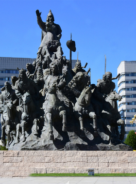 大型广场园林摆放铸铜玻璃钢仿铜红军抗战八路军党建人物雕塑定做