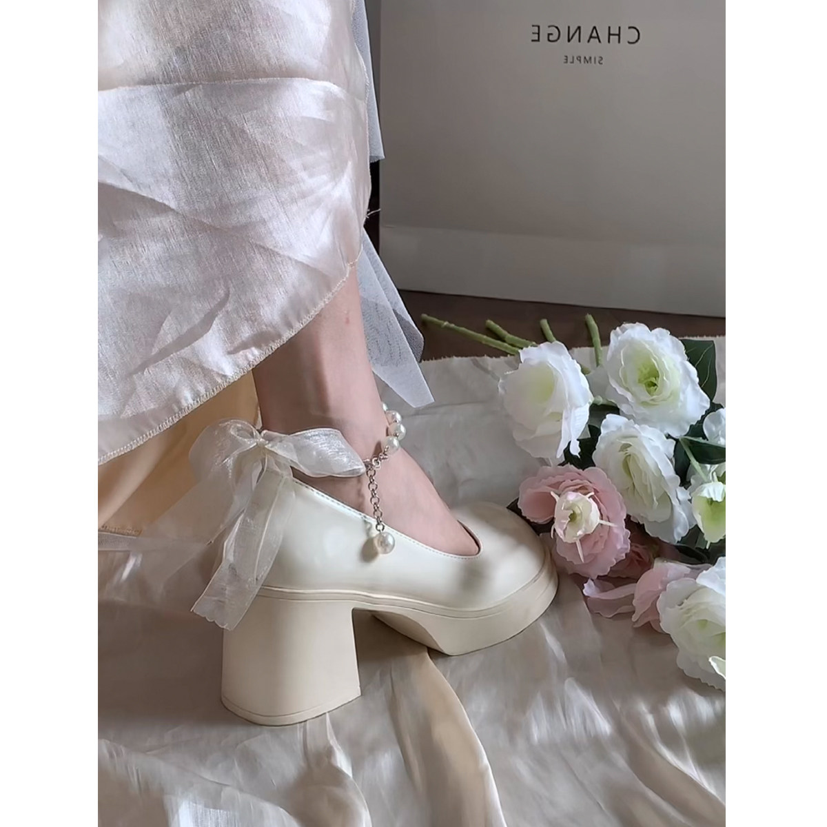 六点大叔真皮玛丽珍鞋女法式白色粗跟珍珠婚鞋仙女风伴娘高跟单鞋,淘宝优惠券,粉丝福利购,淘宝优惠卷