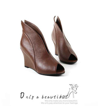 ລະດູໃບໄມ້ປົ່ງແລະດູໃບໄມ້ລົ່ນປີ 2021 ເກີບເກີບສັ້ນແມ່ຍິງ Wedge ໃຫມ່ປາກປາສູງເກີບ Roman Sandals Flat ຫນັງແທ້ເກີບ heels ສູງແມ່ຍິງ