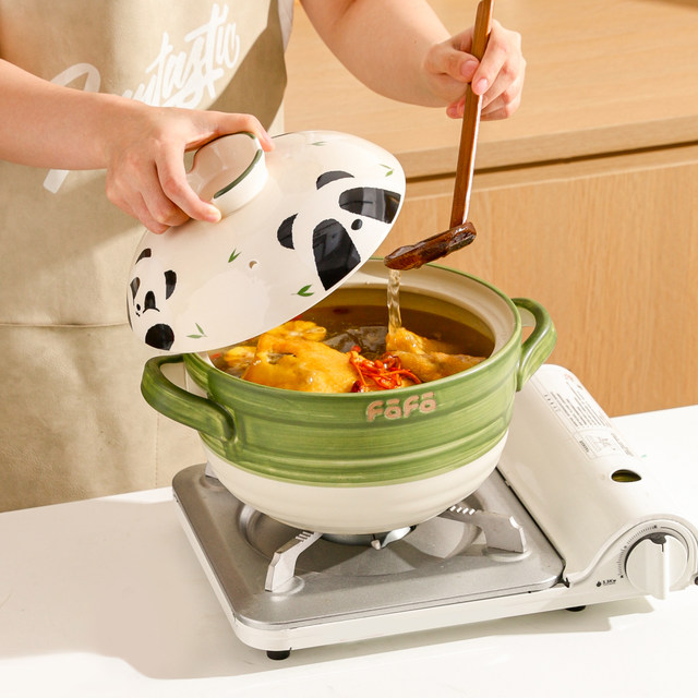 Kawashimaya Panda Casserole can withstand high temperatures and is dry-fired without cracking