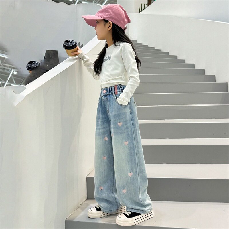 女童刺绣爱心牛仔裤秋冬新款中大童洋气直筒宽松阔腿裤儿童装裤子